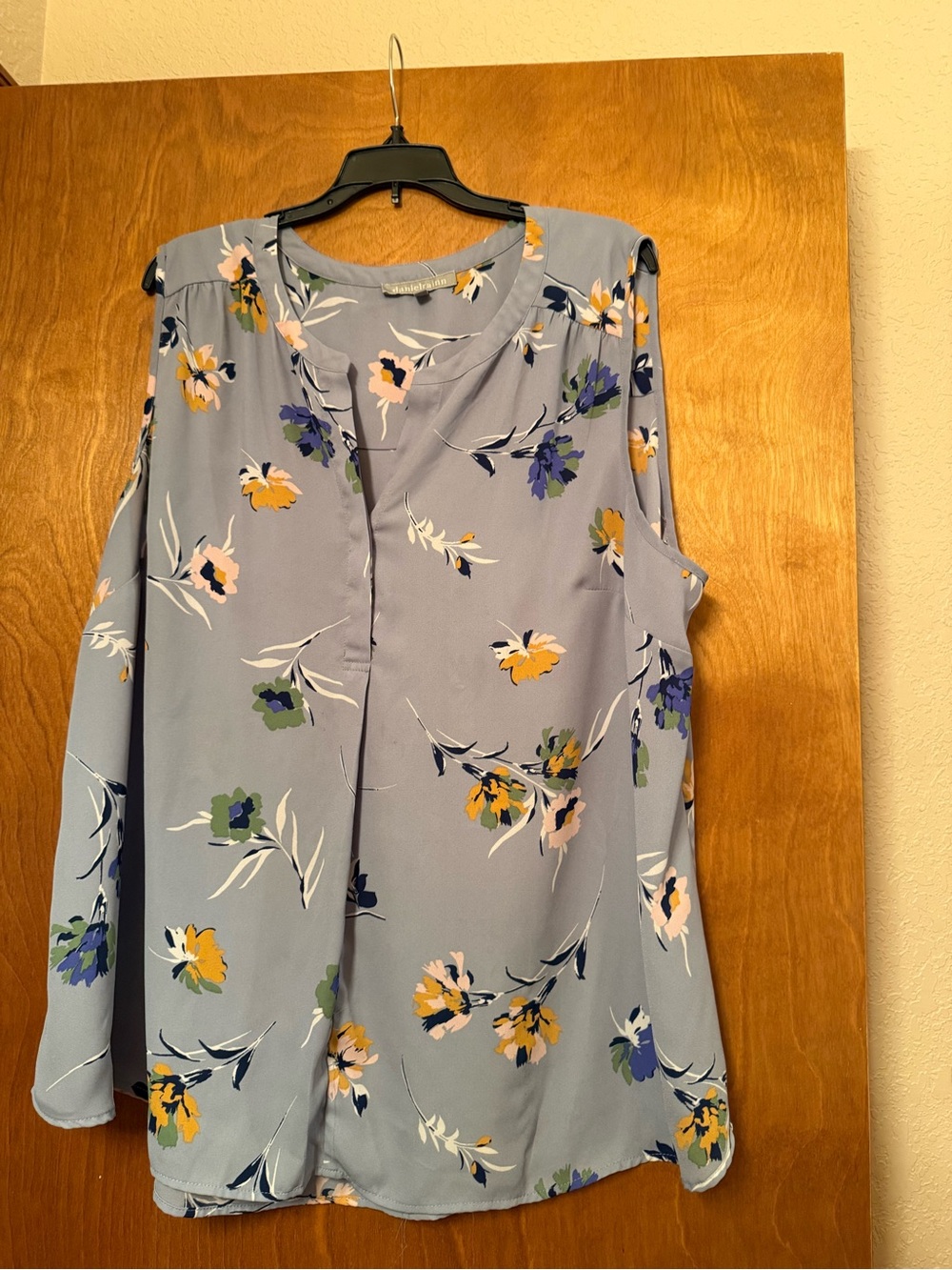 Daniel Rainn Blue Floral Sleeveless Blouse